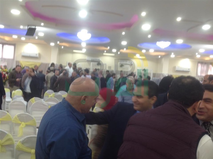 بالصور..تكريم مدير مستشفي كفر الشيخ العام لاحالته للتقاعد