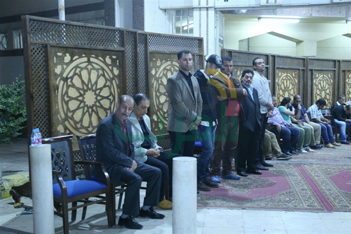 بالصور ميرفت امين ونضال الشافعي ونجوم الفن في عزاء والد كريم الحسيني