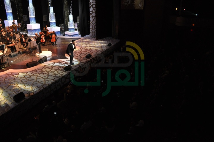 بالصور...النجم "عاصى الحلاني" يبدأ حفله بالغناء لمصر بدار الاوبرا المصرية‎‏