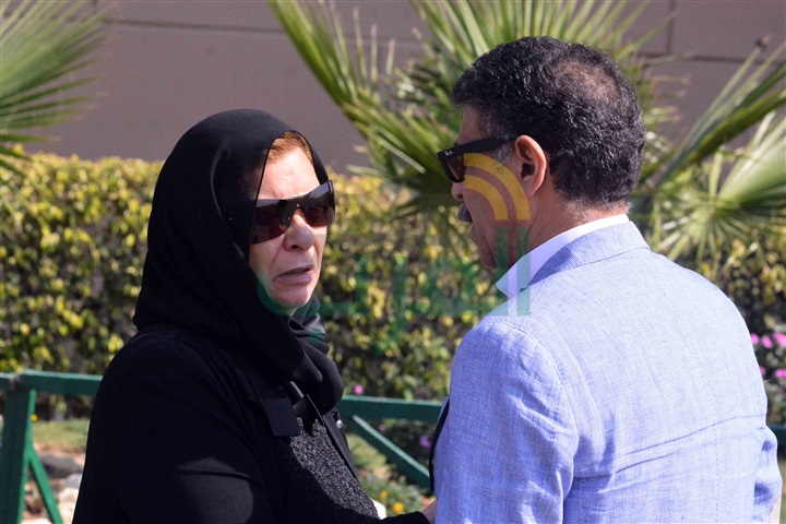 بالصور.. نجوم الفن والإعلام ومشاهير رجال الأعمال يشاركون عباس أبو الحسن تشييع جنازة والدته بالصور.. نجوم الفن والإعلام ومشاهير رجال الأعمال يشاركون عباس أبو الحسن تشييع جنازة والدته