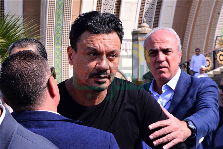 بالصور.. نجوم الفن والإعلام ومشاهير رجال الأعمال يشاركون عباس أبو الحسن تشييع جنازة والدته بالصور.. نجوم الفن والإعلام ومشاهير رجال الأعمال يشاركون عباس أبو الحسن تشييع جنازة والدته