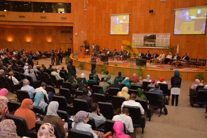 محافظ أسيوط ورئيس الجامعة  يشهدان انطلاق مؤتمر الطب التكاملي