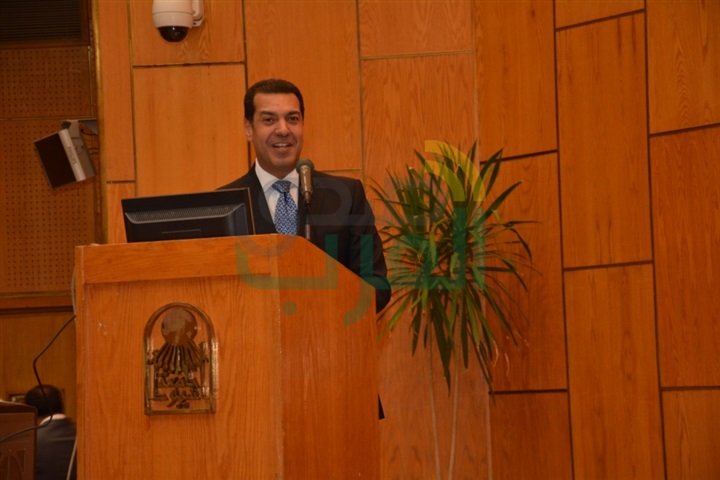 محافظ أسيوط ورئيس الجامعة  يشهدان انطلاق مؤتمر الطب التكاملي