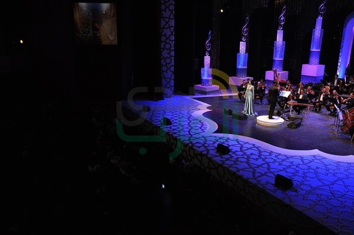 بالصور.. السورية "رويدا عطية" تبدأ حفلها الآن ضمن فعاليات مهرجان الموسيقى العربية بالصور.. السورية "رويدا عطية" تبدأ حفلها الآن ضمن فعاليات مهرجان الموسيقى العربية