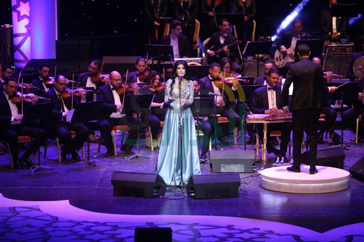 بالصور.. السورية "رويدا عطية" تبدأ حفلها الآن ضمن فعاليات مهرجان الموسيقى العربية بالصور.. السورية "رويدا عطية" تبدأ حفلها الآن ضمن فعاليات مهرجان الموسيقى العربية