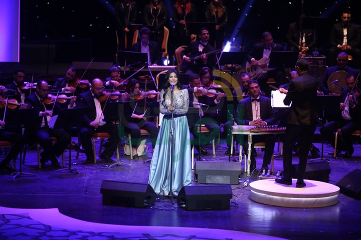 بالصور.. السورية "رويدا عطية" تبدأ حفلها الآن ضمن فعاليات مهرجان الموسيقى العربية بالصور.. السورية "رويدا عطية" تبدأ حفلها الآن ضمن فعاليات مهرجان الموسيقى العربية