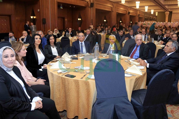  بالصور.. تكريم منى الشاذلي وعمداء المعهد القومي السابقين في اليوبيل الذهبي بالصور.. تكريم منى الشاذلي وعمداء المعهد القومي السابقين في اليوبيل الذهبي