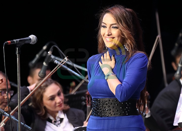 بالصور.. خيرت مع الشرنوبى وأمينة على المسرح الكبير بالصور.. خيرت مع الشرنوبى وأمينة على المسرح الكبير