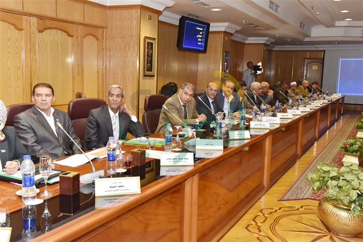 محافظ أسيوط يستعرض الخطوات التنفيذية لمشروع التدريب العملى المشترك صقر"19" لمجابهة الازمات والكوارث بالمحافظة