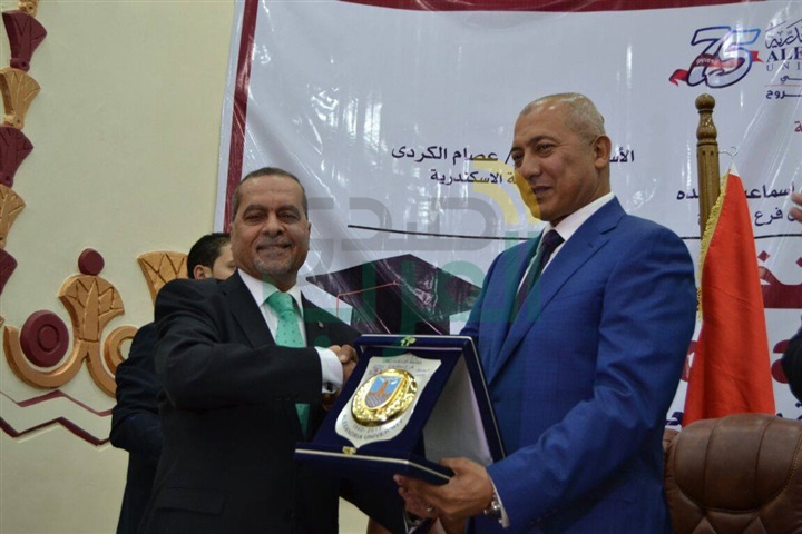 الكردي يشهد حفل الخريجين الأول لطلاب فرع الجامعة بمطروح