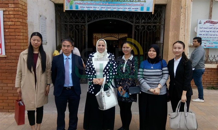 عميد أداب الاسكندرية تستقبل وفدًا من جمهورية الصين لزيارة متاحف الكلية