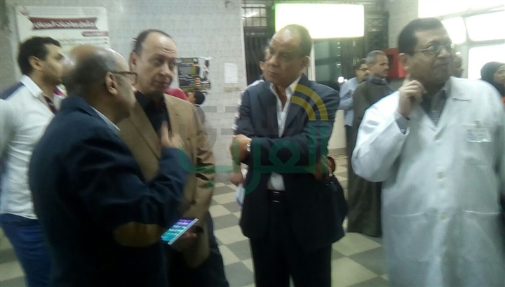 وكيل وزارة الصحة بأسيوط يدعم وحدة المناظير بمستشفي الايمان العام بجهاز بمليون جنية
