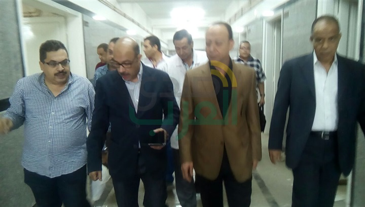 وكيل وزارة الصحة بأسيوط يدعم وحدة المناظير بمستشفي الايمان العام بجهاز بمليون جنية