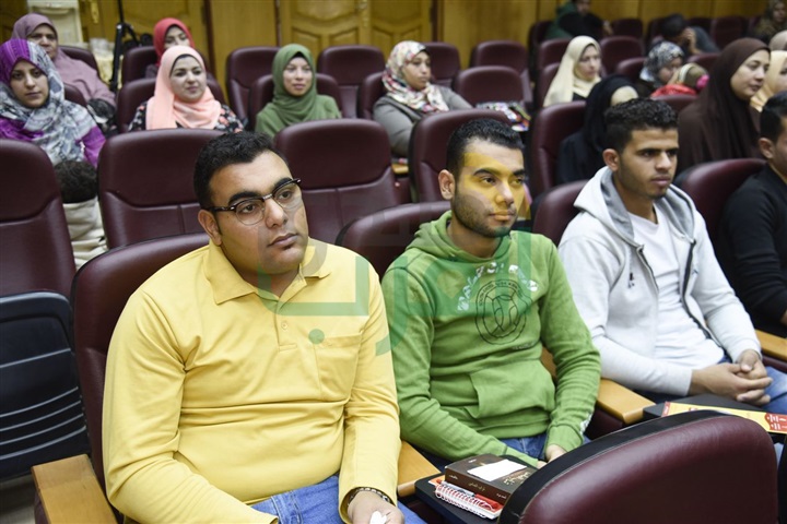 "التضامن" لقاءاً جماهيريًا حول ظاهرة الطلاق بمجمع خدمات المرأة المتكامل بمدينة بنها