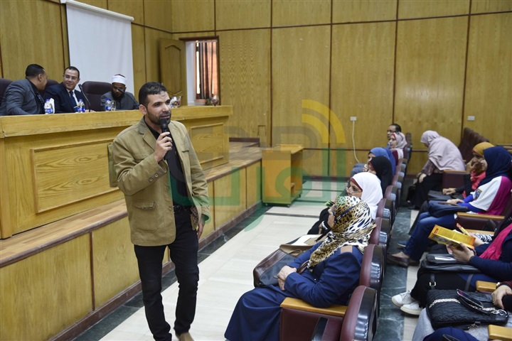 "التضامن" لقاءاً جماهيريًا حول ظاهرة الطلاق بمجمع خدمات المرأة المتكامل بمدينة بنها