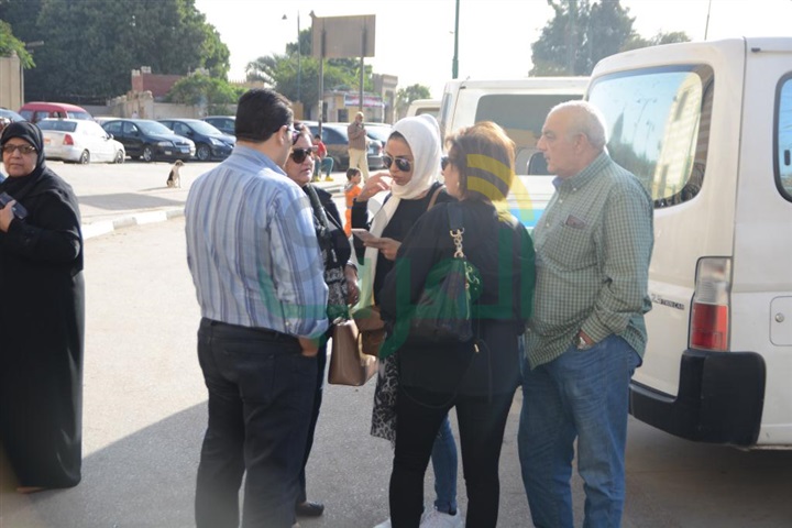 بالصور.. غياب النجوم عن عزاء والد نسرين أمين