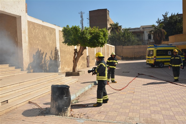 التعليم تطبق تدريب ميداني لإخلاء مدرسة لمواجهة الكوارث والأزمات