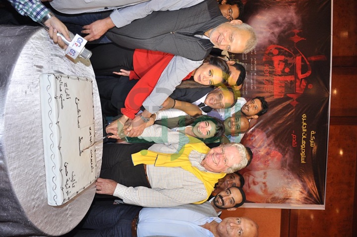 بالصور.. حسين فهمي وسولاف فواخرجي للمشاركة في مؤتمر مسلسل "خط ساخن"