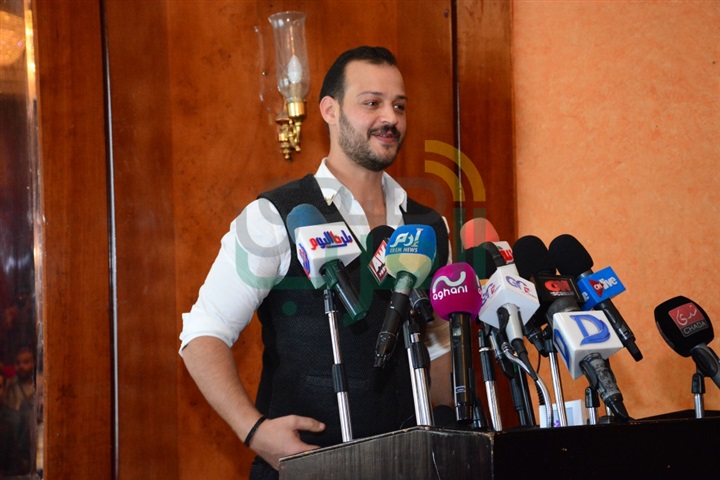 بالصور.. حسين فهمي وسولاف فواخرجي للمشاركة في مؤتمر مسلسل "خط ساخن" بالصور.. حسين فهمي وسولاف فواخرجي للمشاركة في مؤتمر مسلسل "خط ساخن"