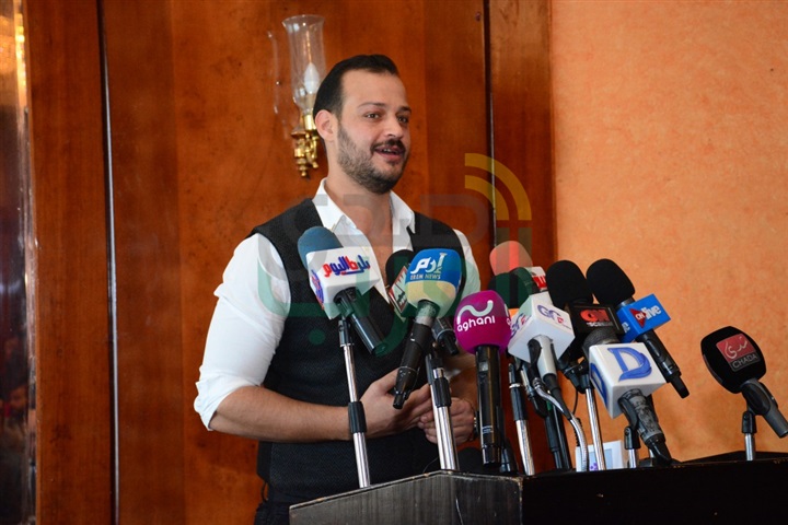 بالصور.. حسين فهمي وسولاف فواخرجي للمشاركة في مؤتمر مسلسل "خط ساخن" بالصور.. حسين فهمي وسولاف فواخرجي للمشاركة في مؤتمر مسلسل "خط ساخن"