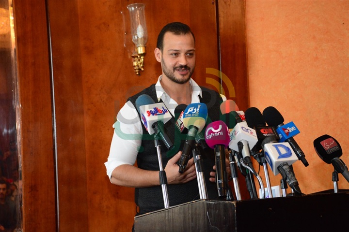 بالصور.. حسين فهمي وسولاف فواخرجي للمشاركة في مؤتمر مسلسل "خط ساخن" بالصور.. حسين فهمي وسولاف فواخرجي للمشاركة في مؤتمر مسلسل "خط ساخن"