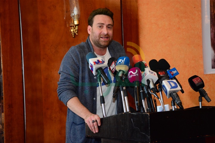 بالصور.. حسين فهمي وسولاف فواخرجي للمشاركة في مؤتمر مسلسل "خط ساخن" بالصور.. حسين فهمي وسولاف فواخرجي للمشاركة في مؤتمر مسلسل "خط ساخن"