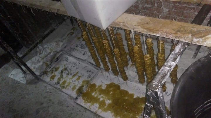 إعدام 4 طن "حلوى المولد" غير صالحة للاستهلاك الأدمي