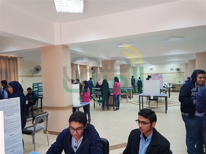 أمين شباب المصريين الأحرار بأسيوط يستمع لأفكار الطلاب بمدرسة المتفوقين أمين شباب المصريين الأحرار بأسيوط يستمع لأفكار الطلاب بمدرسة المتفوقين