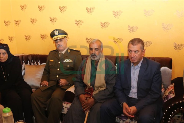 بالصور....محافظ كفر الشيخ يقرر إطلاق اسم شهيد علي مدرسة إبتدائية بالحامول بالصور....محافظ كفر الشيخ يقرر إطلاق اسم شهيد علي مدرسة إبتدائية بالحامول
