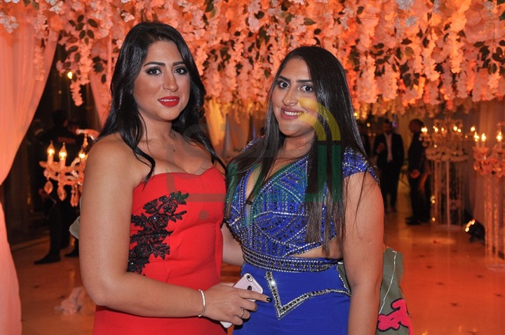 شاهد.. الصور الاولى من زفاف نجمه مسرح مصر ويزو شاهد.. الصور الاولى من زفاف نجمه مسرح مصر ويزو