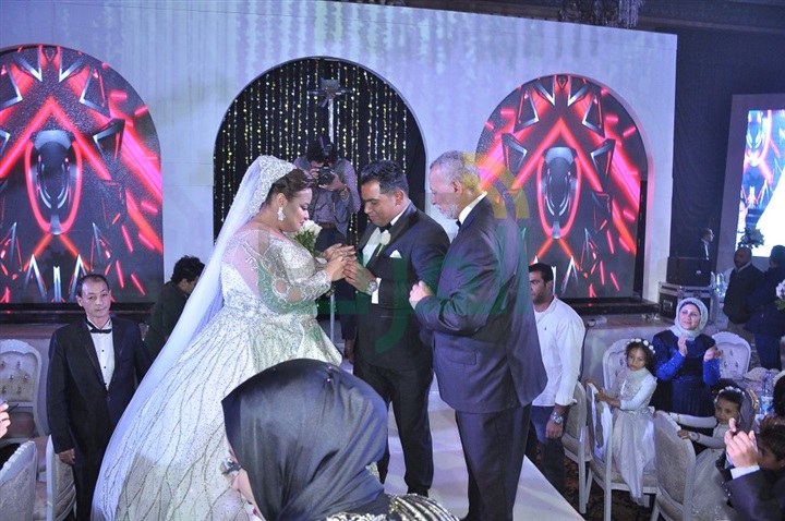 شاهد.. الصور الاولى من زفاف نجمه مسرح مصر ويزو