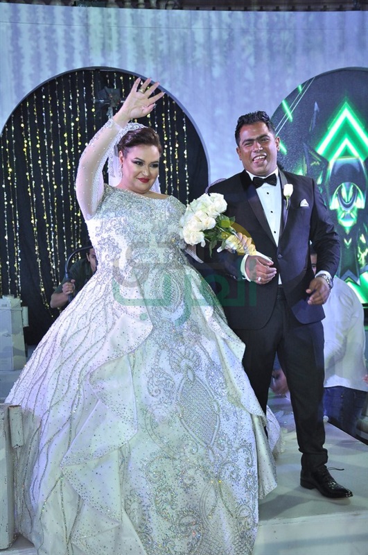 شاهد.. الصور الاولى من زفاف نجمه مسرح مصر ويزو شاهد.. الصور الاولى من زفاف نجمه مسرح مصر ويزو