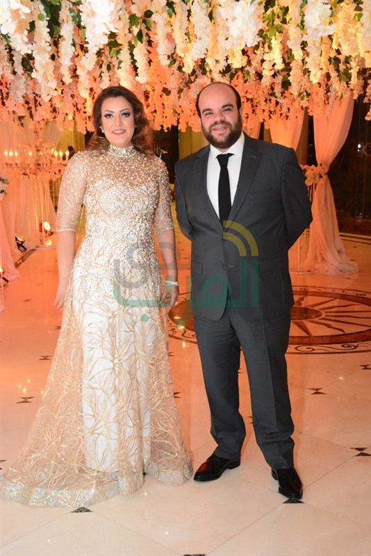 شاهد.. الصور الاولى من زفاف نجمه مسرح مصر ويزو شاهد.. الصور الاولى من زفاف نجمه مسرح مصر ويزو