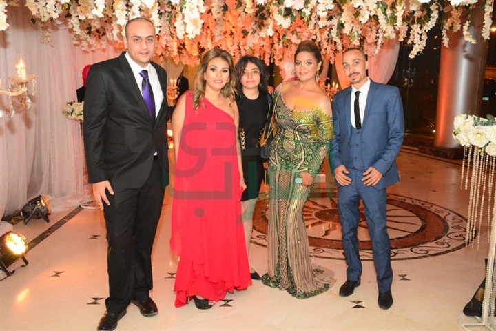 شاهد.. الصور الاولى من زفاف نجمه مسرح مصر ويزو شاهد.. الصور الاولى من زفاف نجمه مسرح مصر ويزو