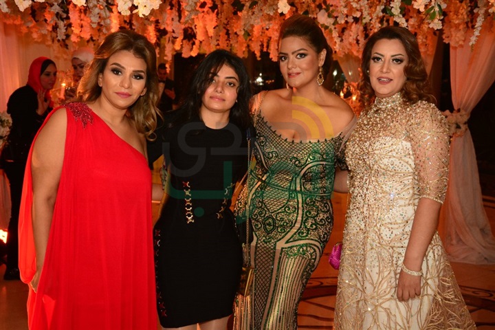 شاهد.. الصور الاولى من زفاف نجمه مسرح مصر ويزو شاهد.. الصور الاولى من زفاف نجمه مسرح مصر ويزو