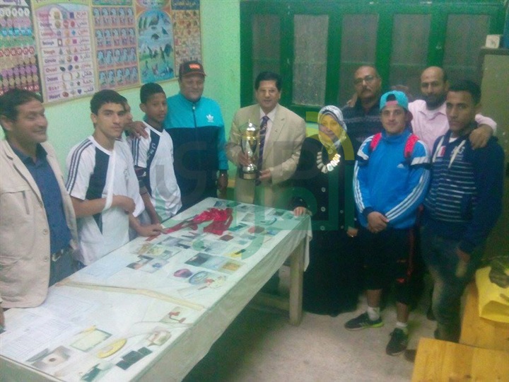 بالصور..وكيل تعليم كفر الشيخ يُكرم فريق "الصم والبكم" لفوزه بكأس بطولة الدلتا