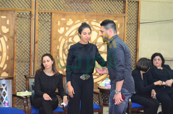 بالصور.. نجوم الفن يواسون نسرين امين في وفاة والدها بالصور.. نجوم الفن يواسون نسرين امين في وفاة والدها