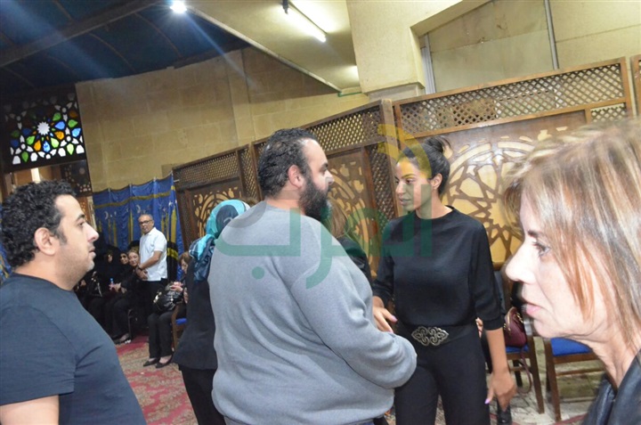 بالصور.. نجوم الفن يواسون نسرين امين في وفاة والدها بالصور.. نجوم الفن يواسون نسرين امين في وفاة والدها