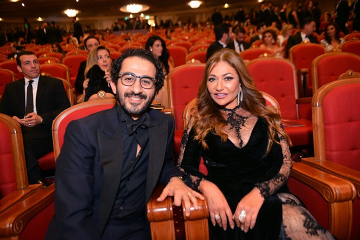 بالصور.. 9 نجمات تألقن بسواريهات البحيري في افتتاح مهرجان القاهرة السينمائي الدولي بالصور.. 9 نجمات تألقن بسواريهات البحيري في افتتاح مهرجان القاهرة السينمائي الدولي