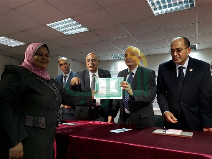 حجازى يشهد احتفالية مسابقة الرسم الفنى خلال متابعته العملية التعليمية بالقاهرة الجديدة