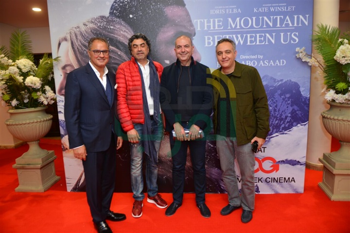 انتهاء ندوه فيلم themountain between us بحضور نجوم الفن 