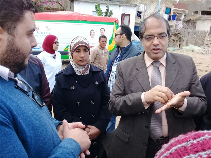 محافظ دمياط يقود أكبر قافله علاجيه بـ"جمصه البلد"