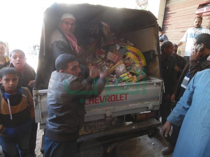 بالصور.. إعدام كمية من اللحوم الفاسدة بعد ضبطها في الحامول كفر الشيخ