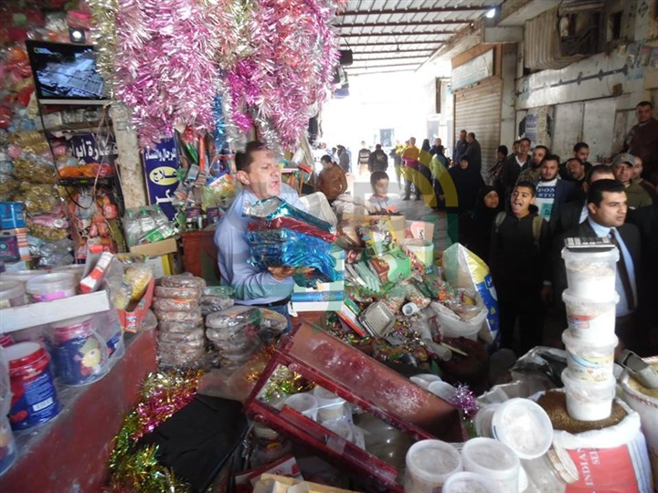 بالصور.. إعدام كمية من اللحوم الفاسدة بعد ضبطها في الحامول كفر الشيخ