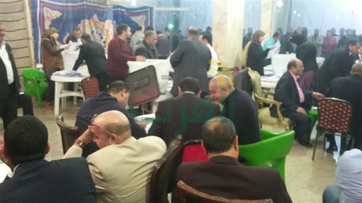 بدء فرز الصناديق بانتخابات النادى الرياضى ببنها