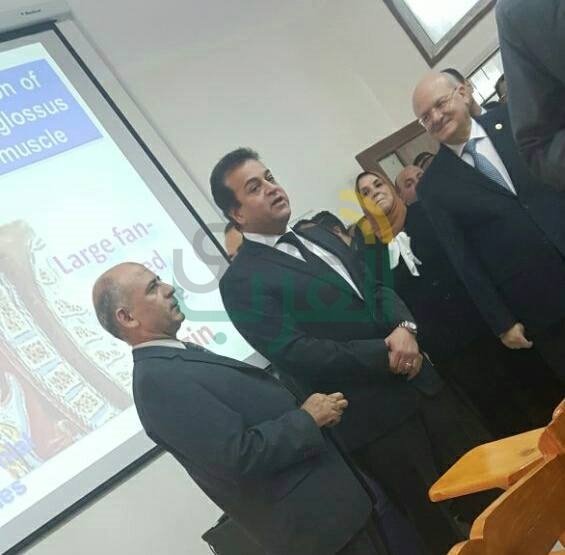 وزير التعليم العالي يفتتح كلية طب الأسنان بجامعة الزقازيق ويتفقد المعامل