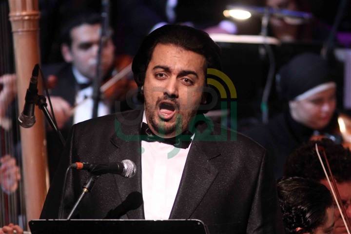 سوزان تعلن سرها مع شبح الاوبرا وجيمس بوند فى معهد الموسيقى سوزان تعلن سرها مع شبح الاوبرا وجيمس بوند فى معهد الموسيقى