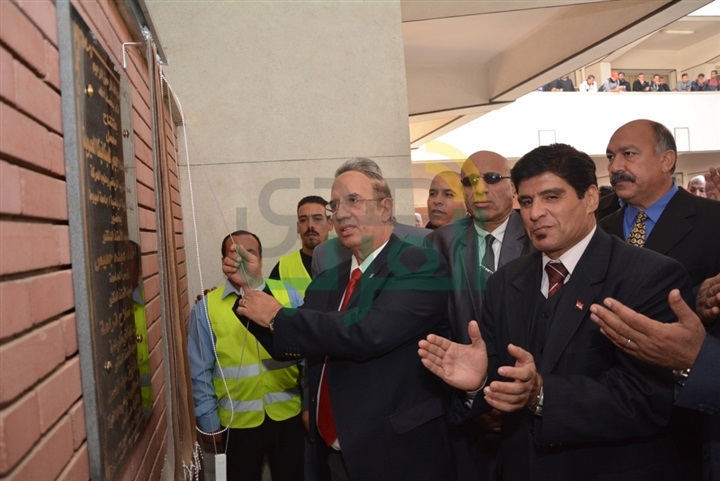 رئيس جامعة أسيوط يفتتح أول معملي للتحليل الحركي والفسيولوجيا بكلية التربية الرياضية