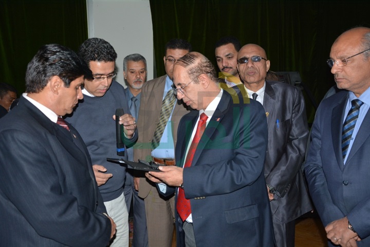رئيس جامعة أسيوط يفتتح أول معملي للتحليل الحركي والفسيولوجيا بكلية التربية الرياضية