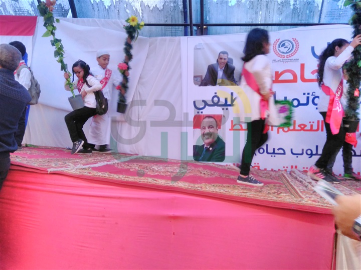 التعليم تواصل حل المشاكل الواردة على الخط الساخن